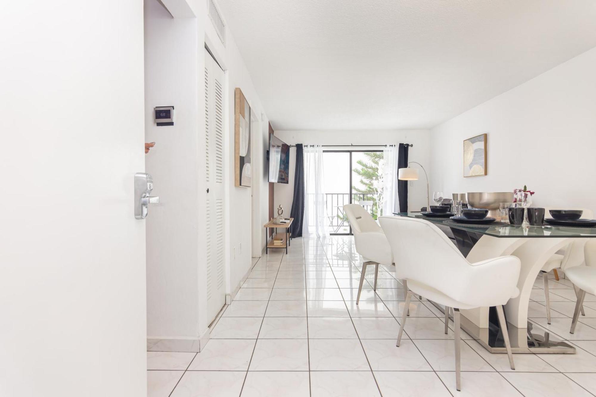 One Bedroom Apartment - With Parking & Balcony - Heart Of Wynwood Miami Eksteriør bilde